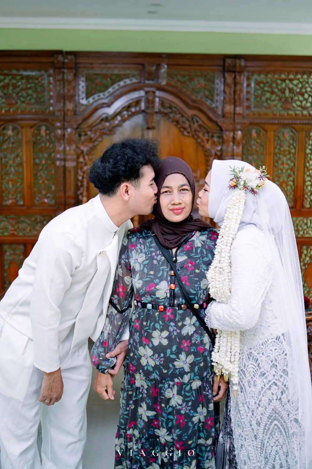 Momen haru cium tangan saat akad nikah