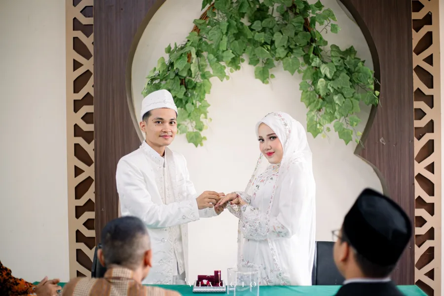 Prosesi tukar cincin saat akad